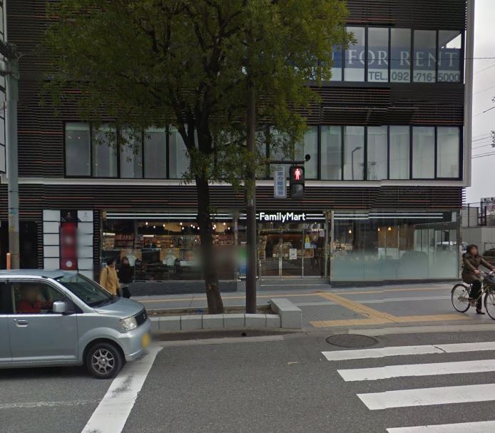 コンビニ　ファミリーマート 博多中洲四丁目店（コンビニ）まで103m