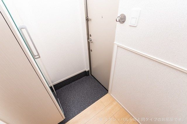 玄関　※完成イメージ写真になります。