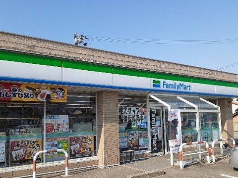 コンビニ　ファミリーマート富山向新庄店（コンビニ）まで900m
