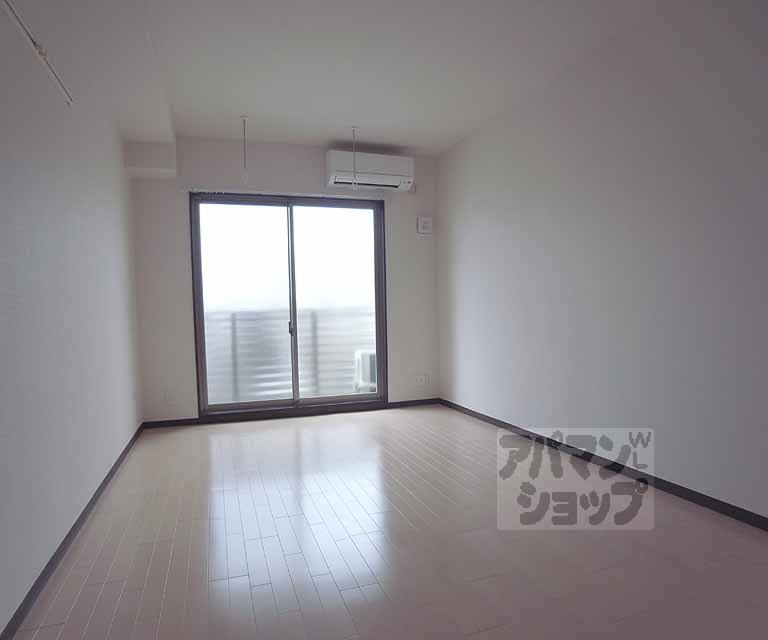 居室・リビング　８．５帖の洋室。