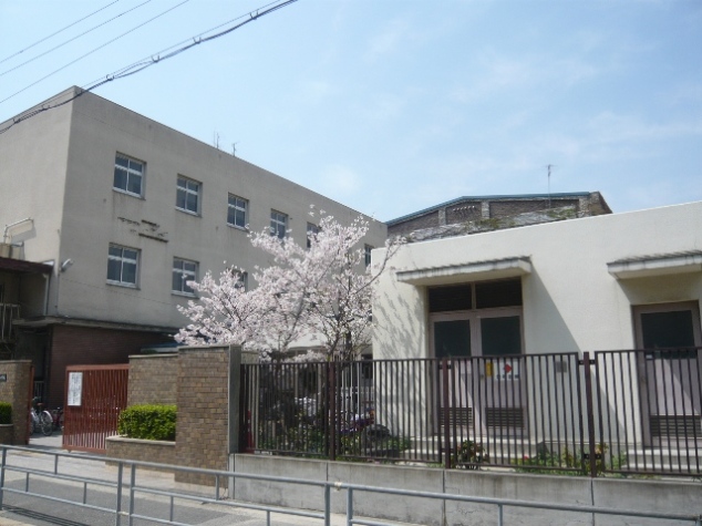 中学校　大阪市立歌島中学校（中学校）まで1258m
