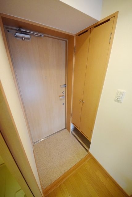 玄関　★大きなシューズボックス完備★