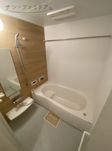 バス・シャワールーム　同一物件別部屋写真