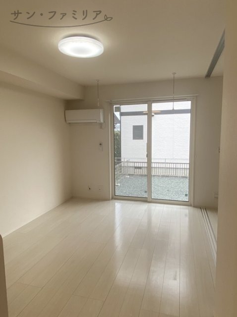 居室・リビング　同一物件別部屋写真