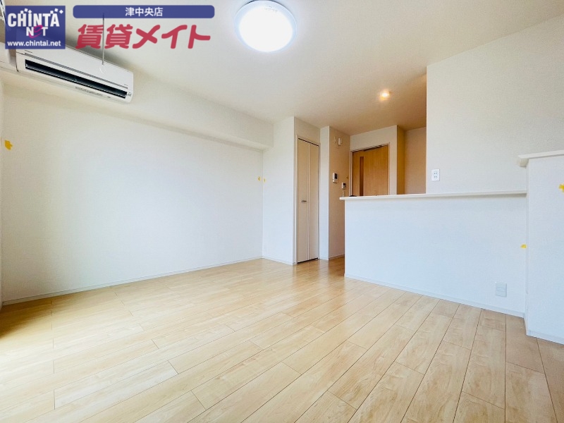 居室・リビング　同型参考写真