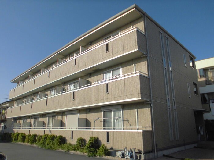 建物外観　越谷駅徒歩１０分（８００ｍ）