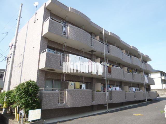 建物外観　重厚なタイル貼りの外観