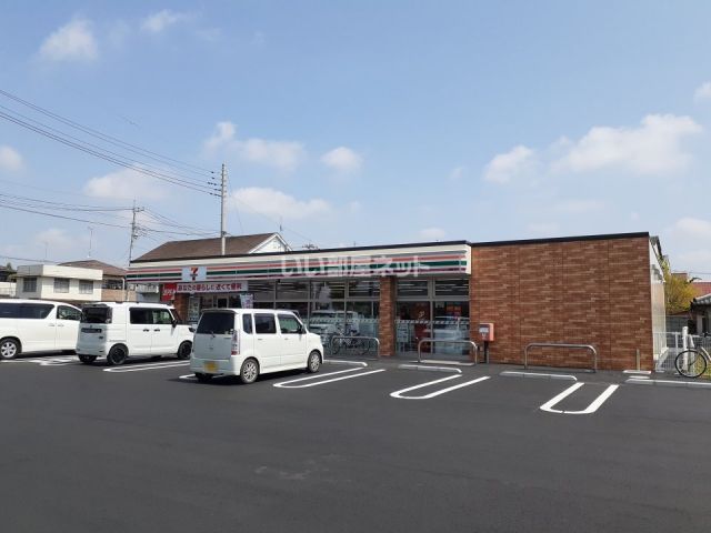 コンビニ　セブンイレブン 友部八雲店（コンビニ）まで844m