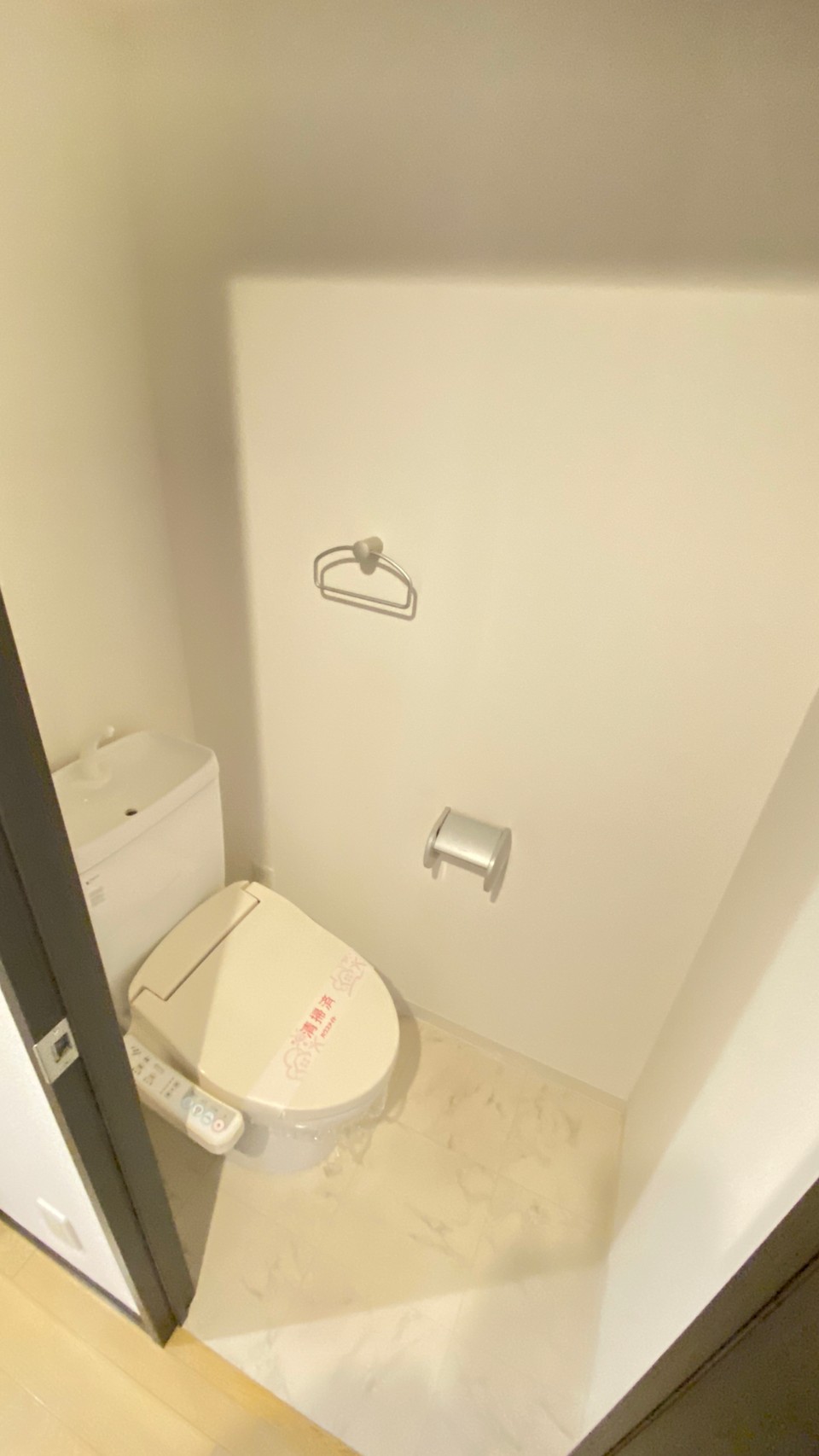 地下鉄御堂筋線 西中島南方駅 徒歩4分 11階建 築20年のトイレ写真