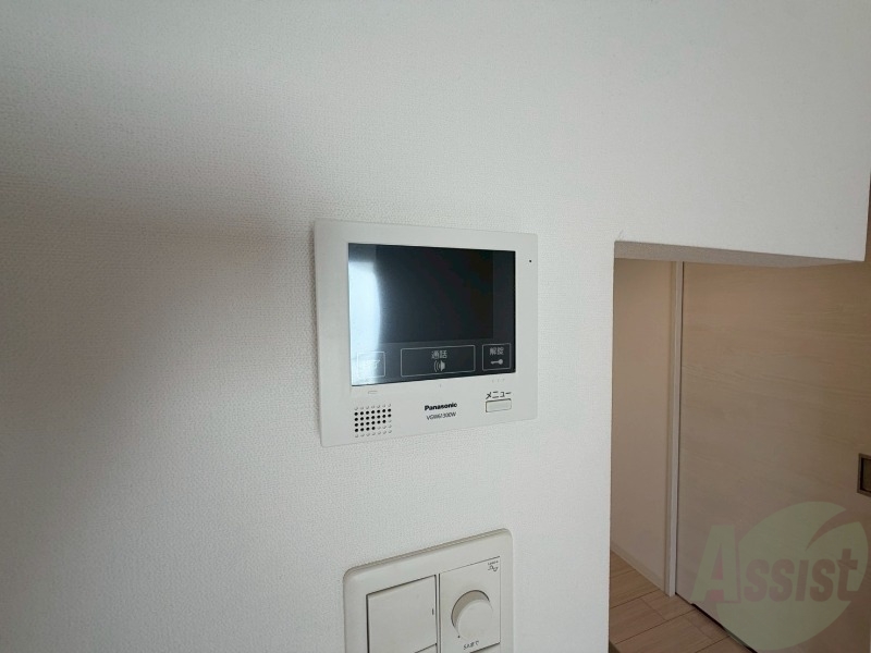 セキュリティ　ＴＶモニター付インターホンです。来客者の顔が見えるので安心！