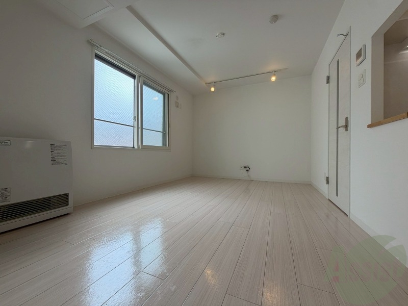居室・リビング　広くてキレイなお部屋が広がっていて、充実した生活が送れそう。