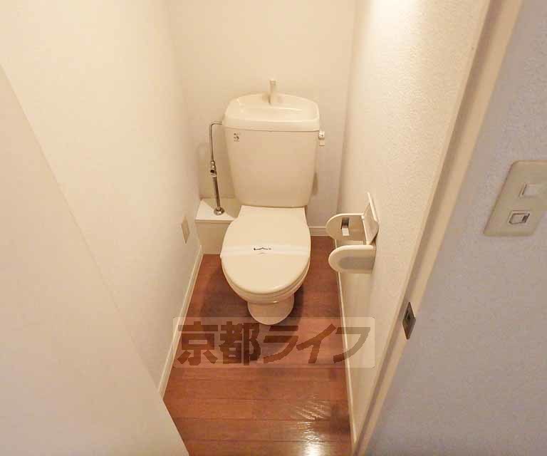 阪急京都線 洛西口駅 徒歩44分 2階建 築26年のトイレ写真
