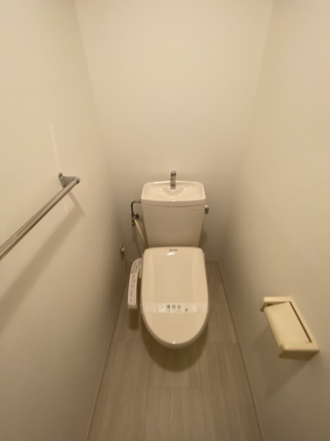東京メトロ東西線 行徳駅 徒歩10分 6階建 築31年のトイレ写真