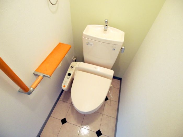 コンフォルテヴォレ春日のトイレ写真