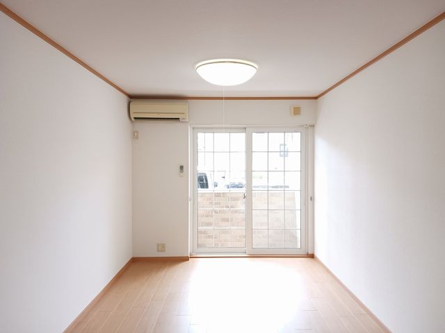 ベルクIの居間写真