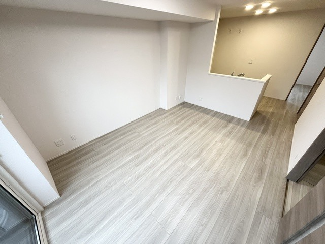 当麻寺MKコート5の居間写真