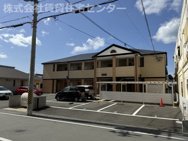 南海本線 和歌山市駅 バス乗車時間：10分 最寄りバス停で下車 徒歩6分 築20年