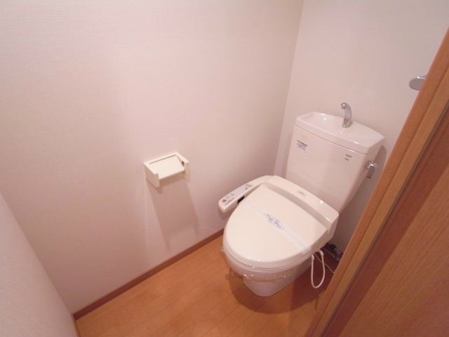 SUN・NESTPIA箱崎駅前のトイレ写真