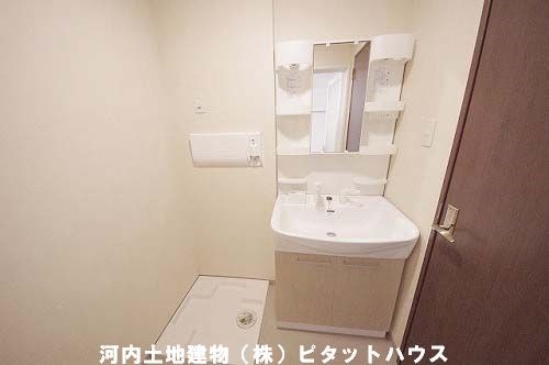 洗面設備　※写真と現況が異なる場合は、現況を優先いたします。