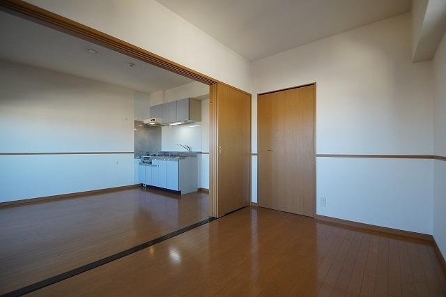 その他部屋・スペース　反転タイプの写真となります。