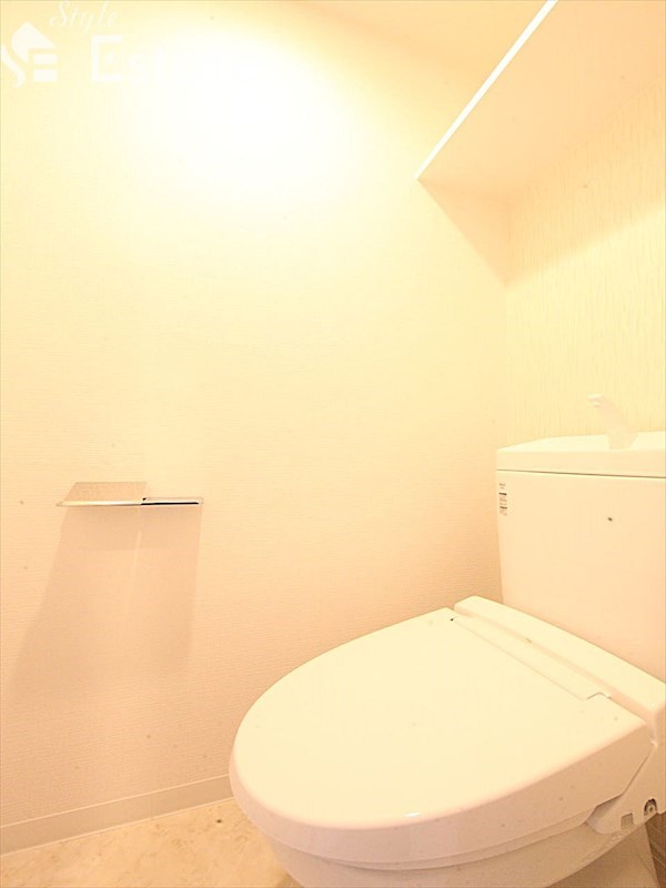地下鉄名城線 志賀本通駅 徒歩8分 15階建 築2年のトイレ写真