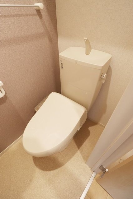 トイレ　★洗浄機付きの洋式トイレです★