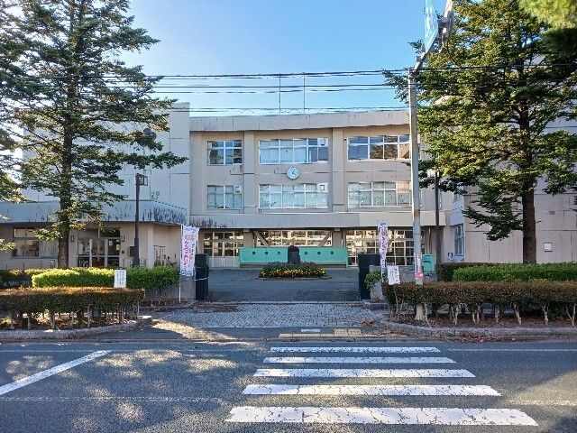 小学校　盛岡市立城北小学校（小学校）まで750m