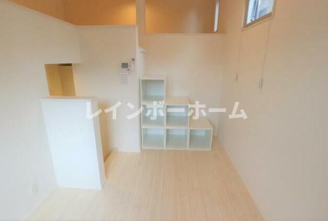 RIZEST フロレスタの居間写真