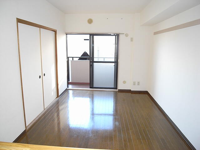 居室・リビング　写真は同タイプのお部屋です