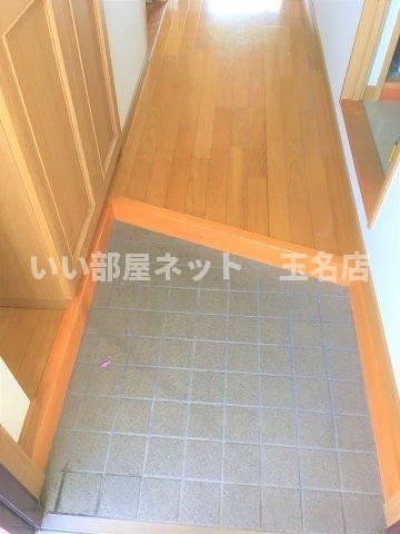 玄関　収納もある玄関です