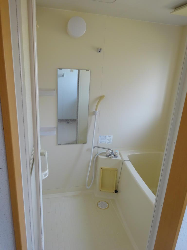 風呂・トイレ別です。