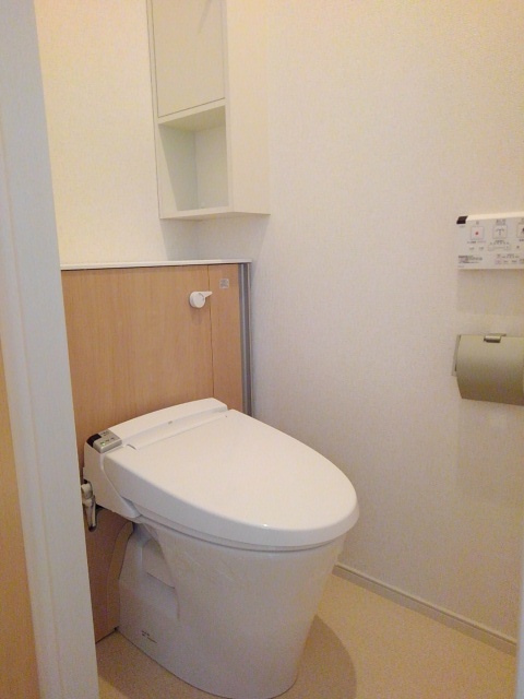 トイレ　温水洗浄便座