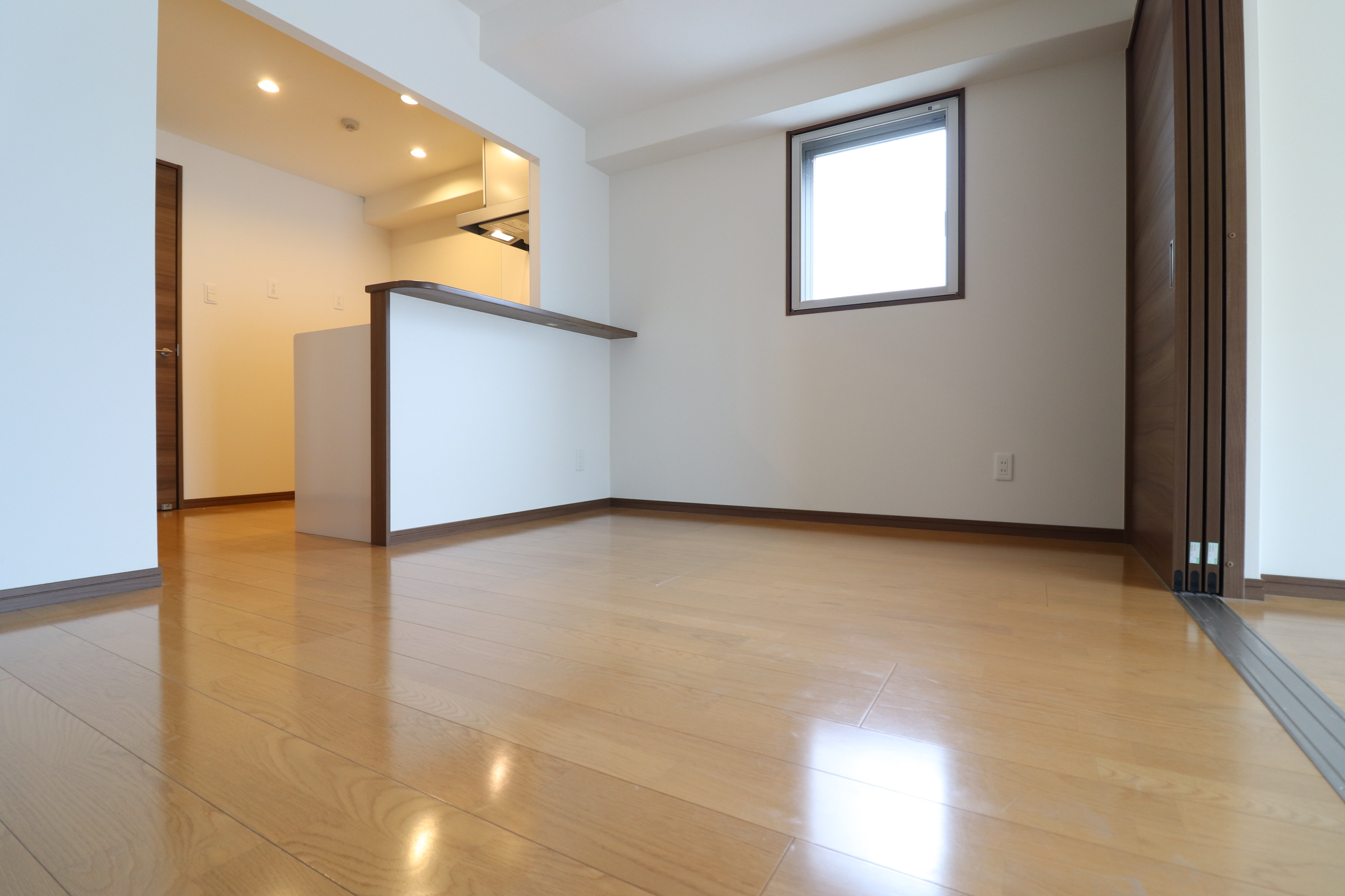 居室・リビング　※同物件別部屋の参考写真・現況優先