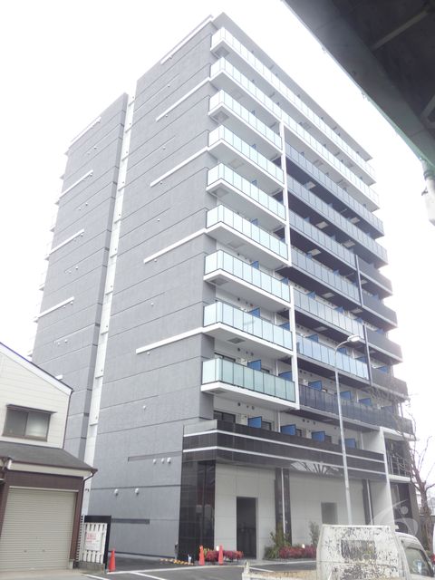 東大阪市西堤のマンションの建物外観