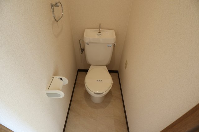 【橿原市西池尻町のマンションのトイレ】