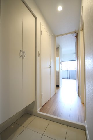 玄関　収納もある玄関です