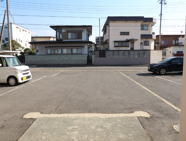 【宮町マンションの駐車場】