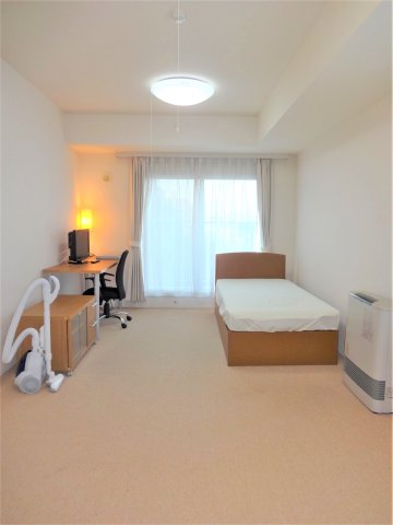 居室・リビング　室内　家具家電付き