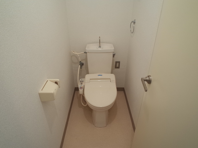 トイレ　温水洗浄便座