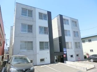札幌市清田区平岡一条のマンションの建物外観