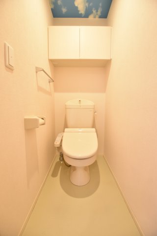 【堺市西区鳳西町のアパートのトイレ】