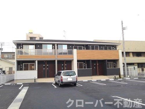 坂出市旭町のアパートの建物外観