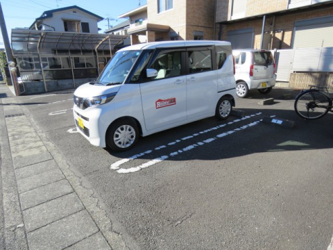 【αメゾンの駐車場】