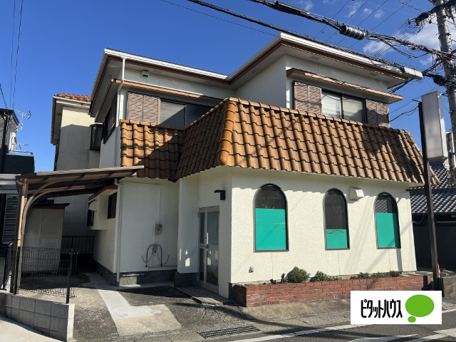 鳴神テナントの建物外観