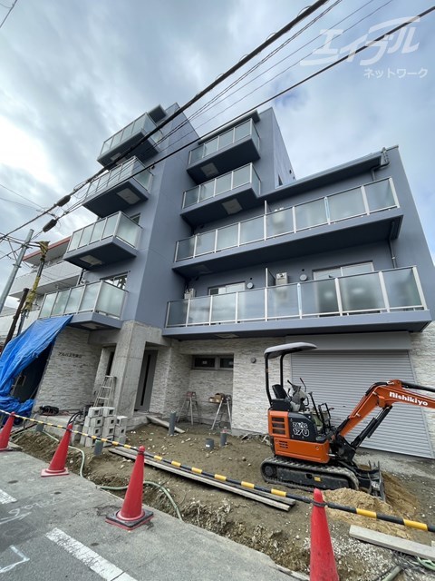 吹田市千里山東のマンションの建物外観