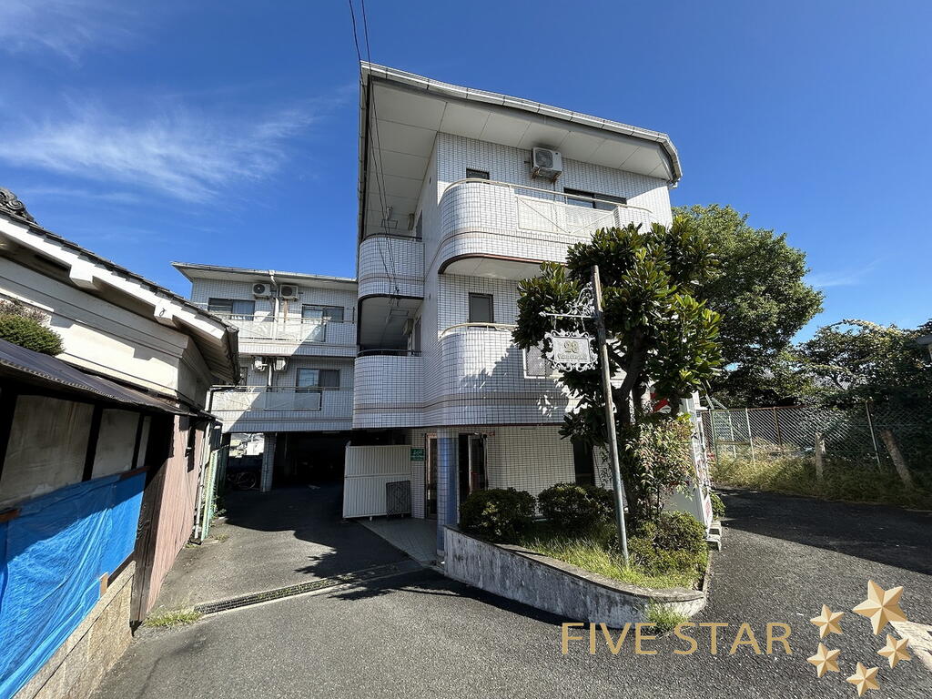 枚方市小倉町のマンションの建物外観