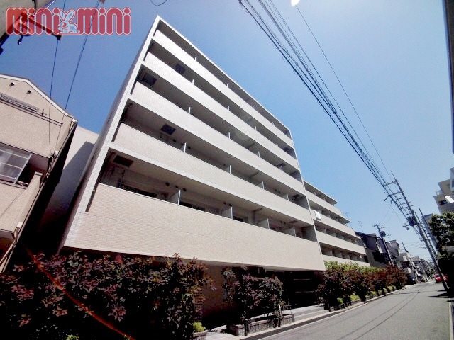 【神戸市灘区記田町のマンションの建物外観】