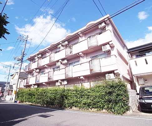 京都市左京区上高野西氷室町のマンションの建物外観