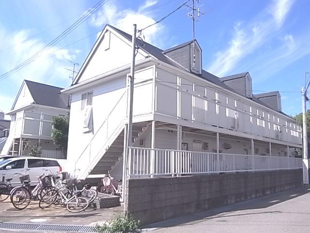 西宮市学文殿町のアパートの建物外観