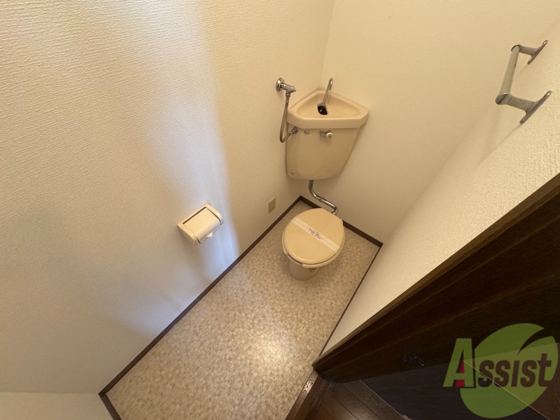 トイレ　こちらはトイレです。清潔感があり、安心して使用できます。